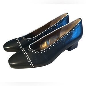 Hush Puppies Vintage Cap Toe Oxford Pumps in Navy & White. Classic Women's Sz 7M